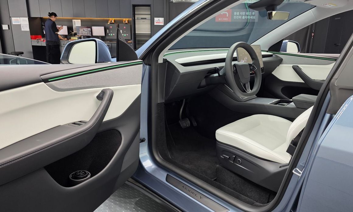 Tesla Model Y 2025