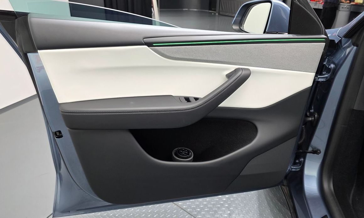 Tesla Model Y 2025