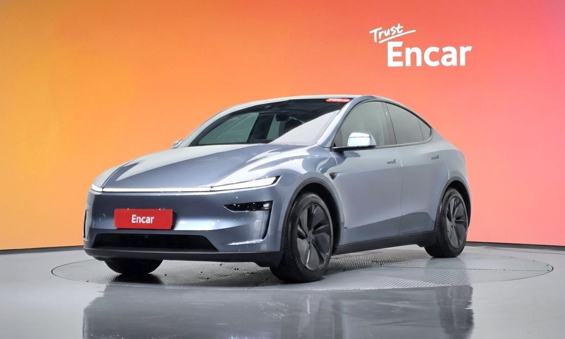 Tesla Model Y 2025