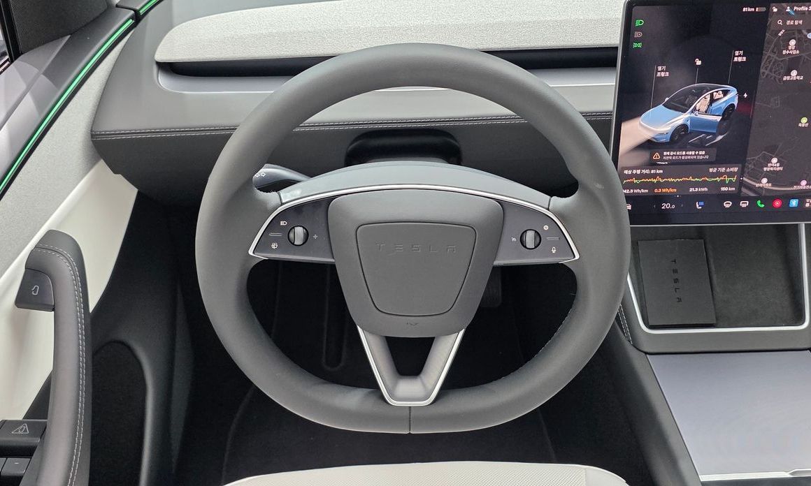 Tesla Model Y 2025