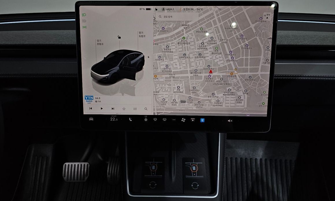 Tesla Model Y 2025