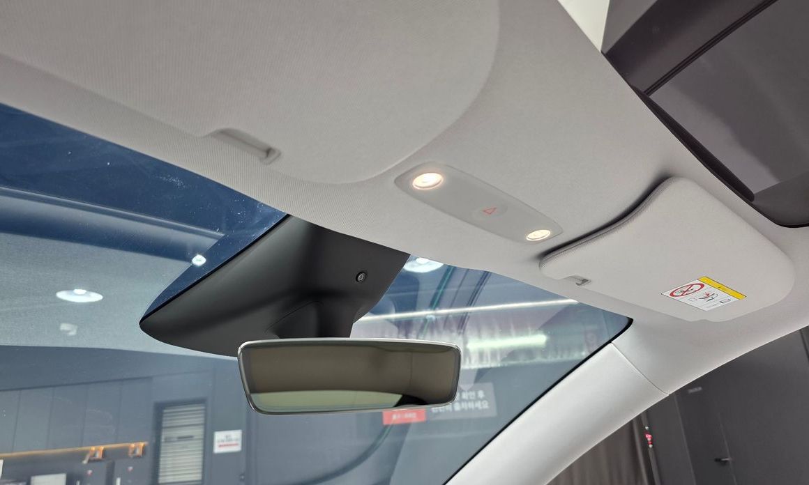 Tesla Model Y 2025