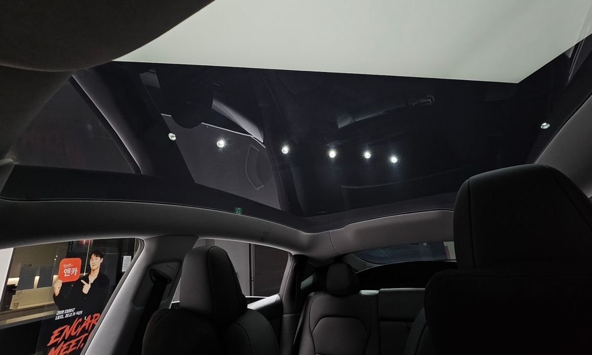 Tesla Model Y 2025