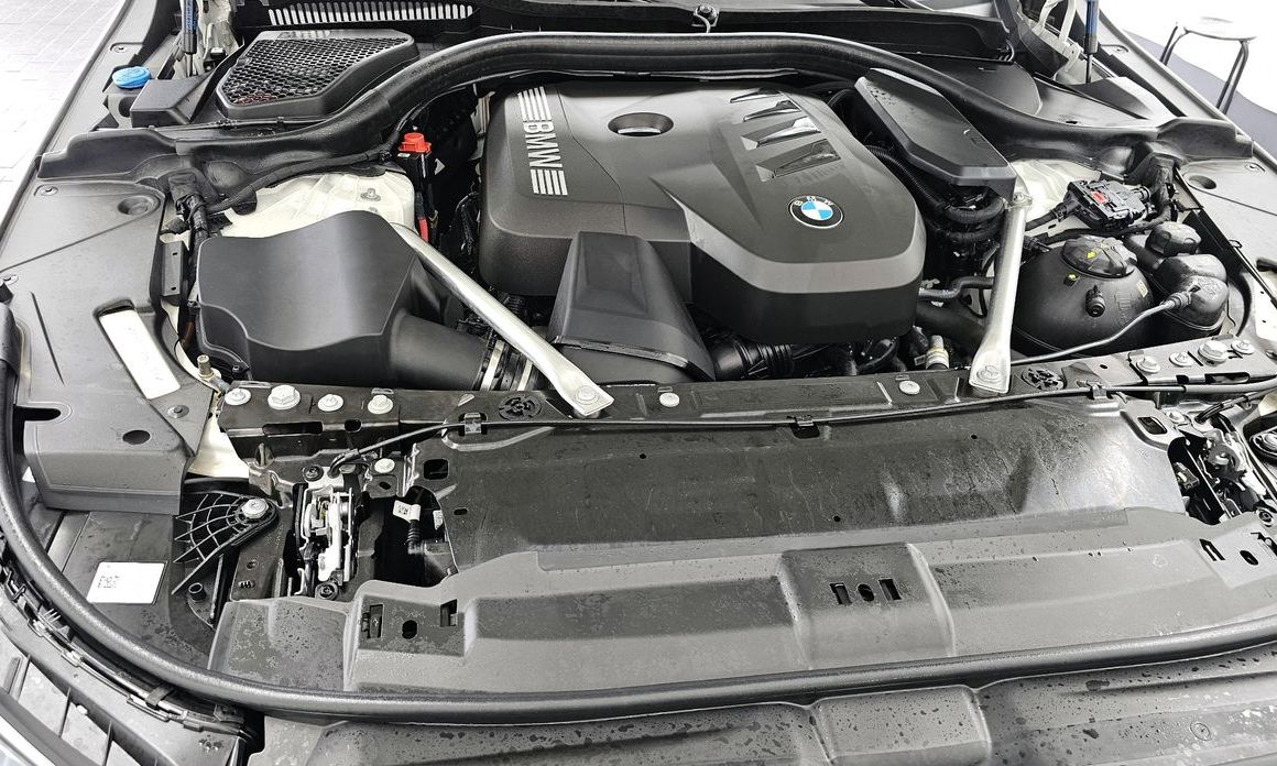 BMW 5-Series 2025