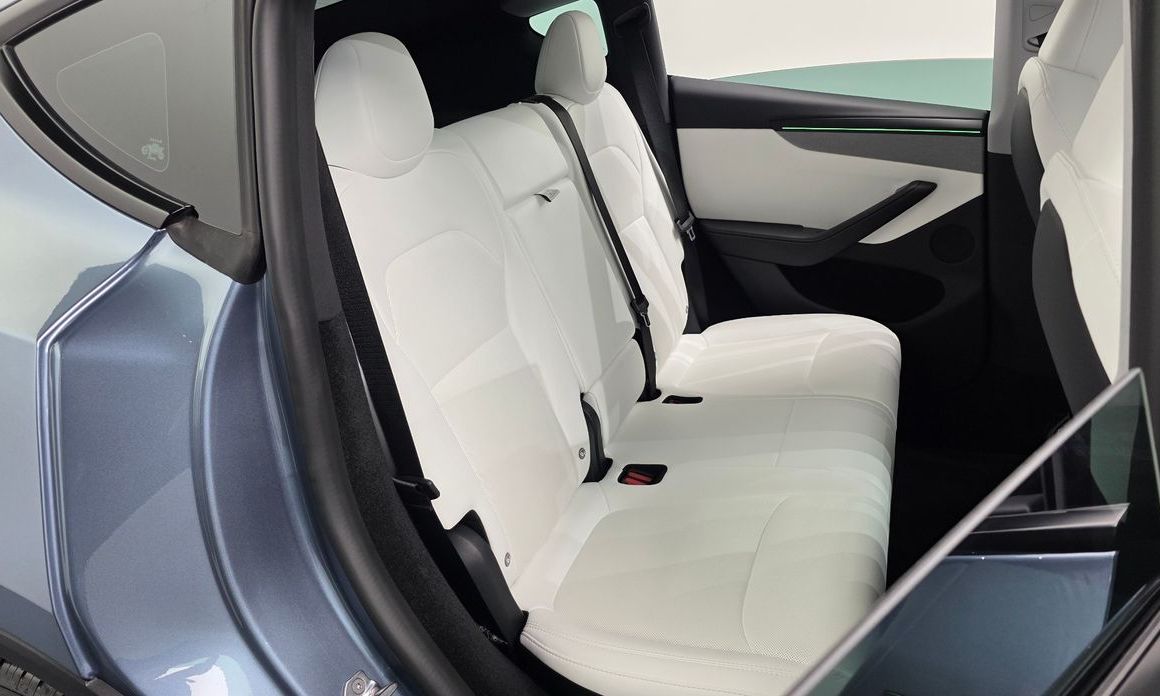 Tesla Model Y 2025