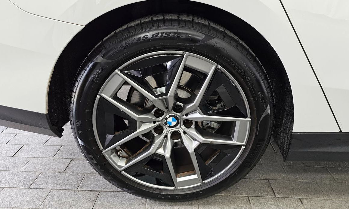 BMW 5-Series 2025