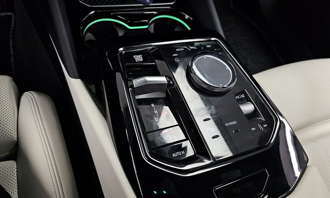 BMW 5-Series 2025