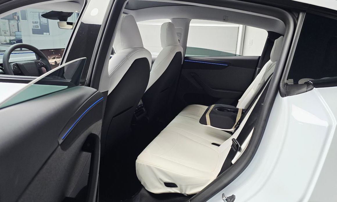 Tesla Model Y 2025