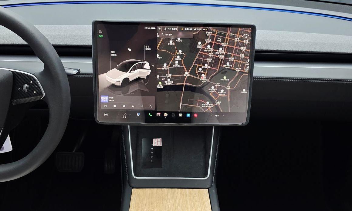 Tesla Model Y 2025