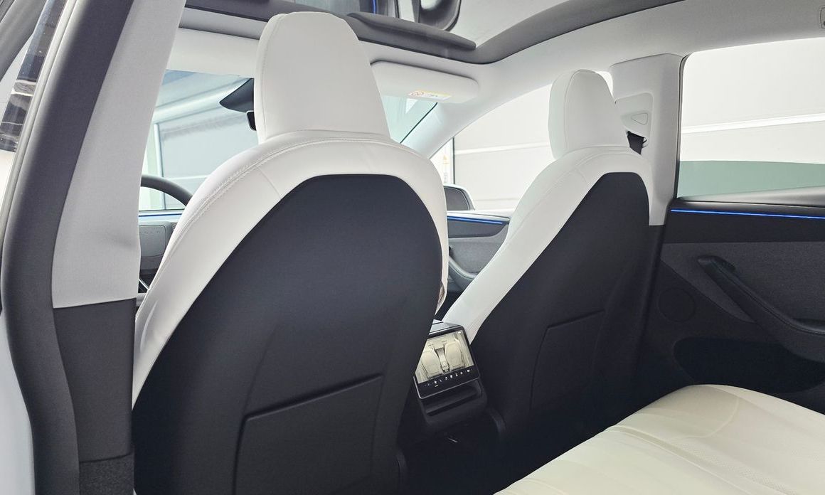 Tesla Model Y 2025