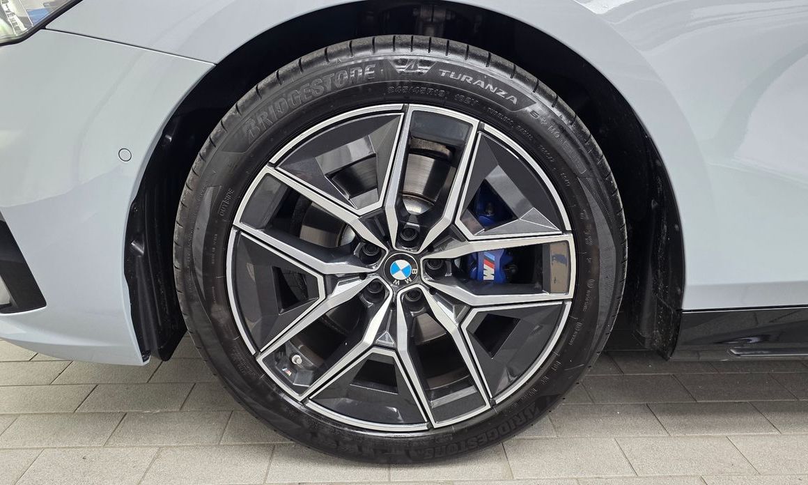 BMW 5-Series 2024