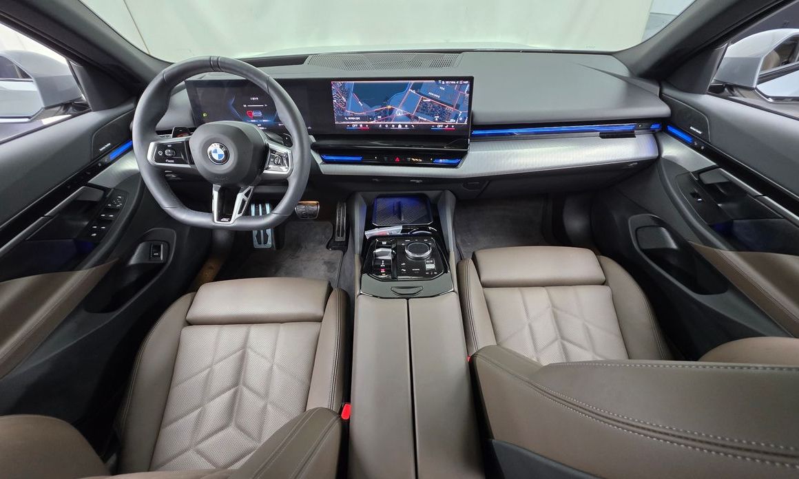 BMW 5-Series 2024