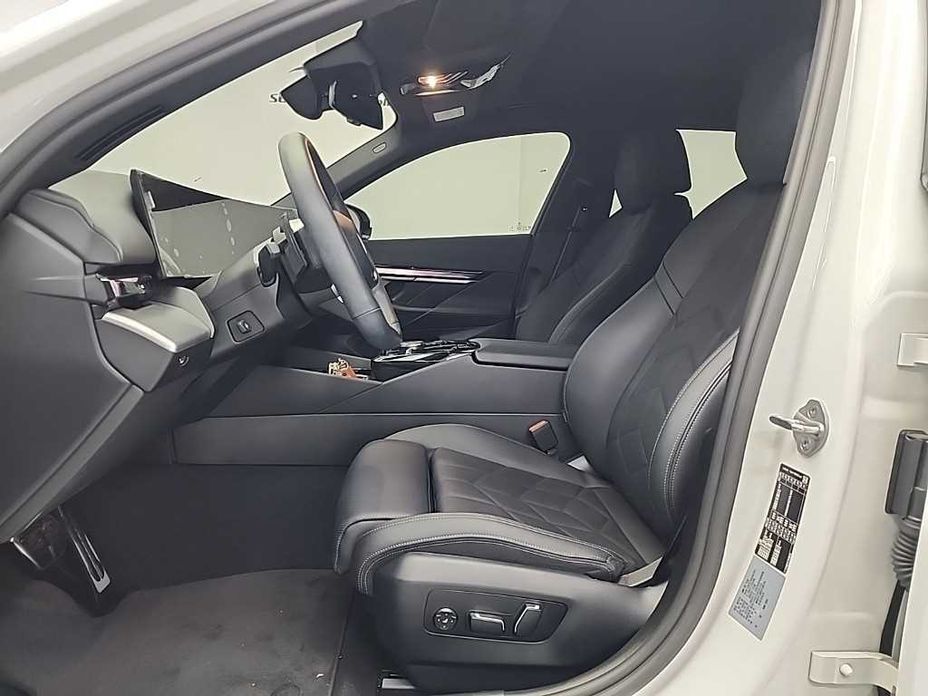 BMW 5-Series 2025