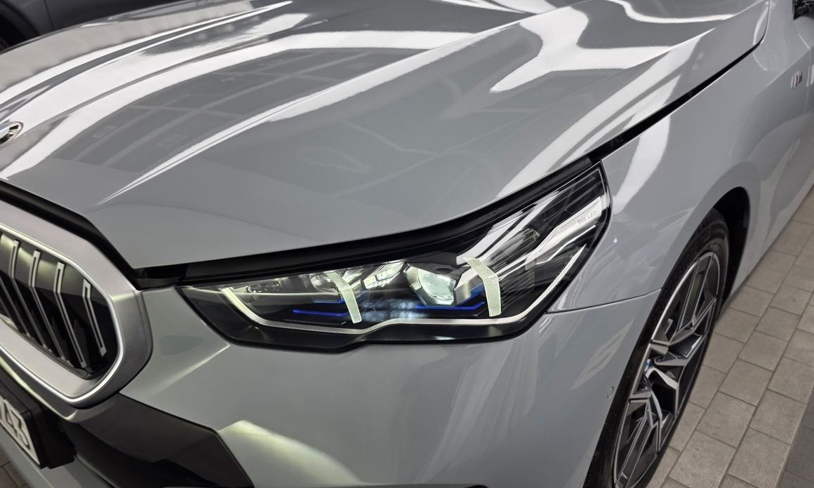 BMW 5-Series 2024