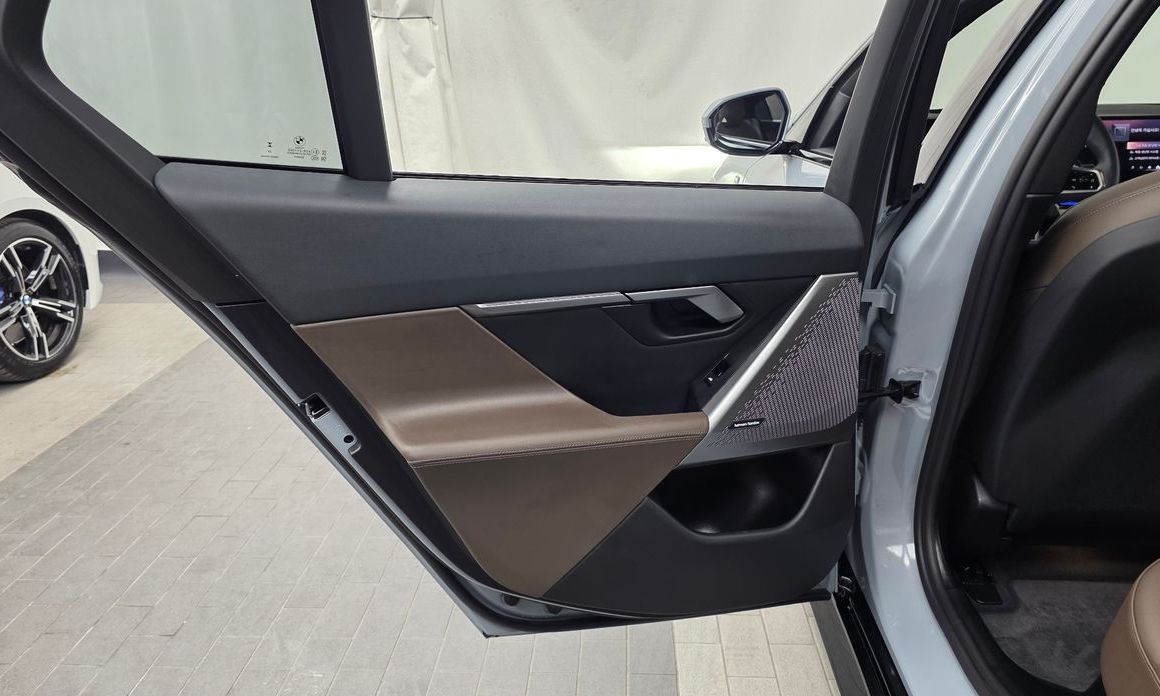 BMW 5-Series 2024