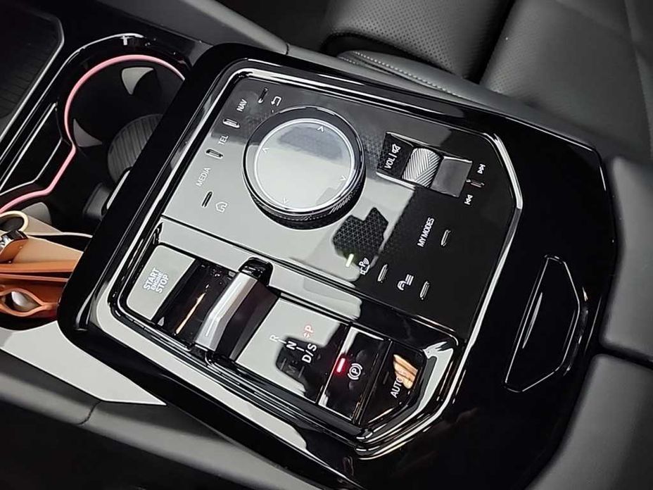BMW 5-Series 2025