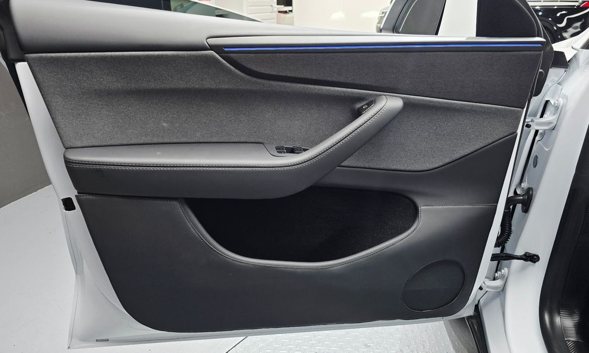 Tesla Model Y 2025