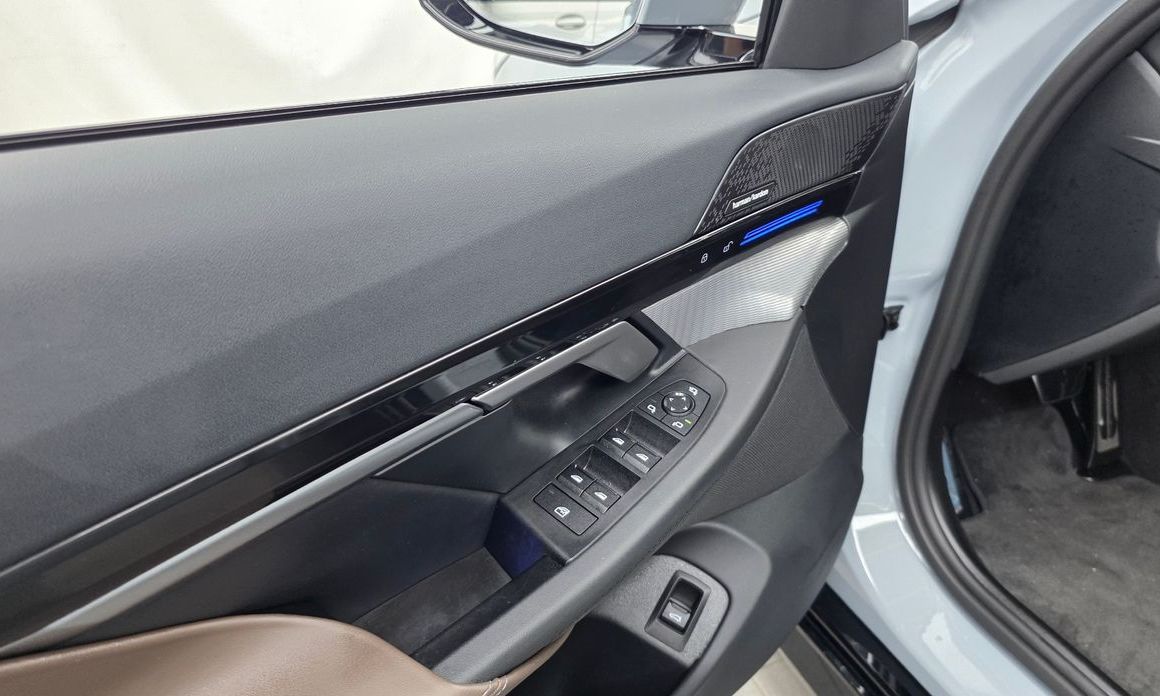 BMW 5-Series 2024