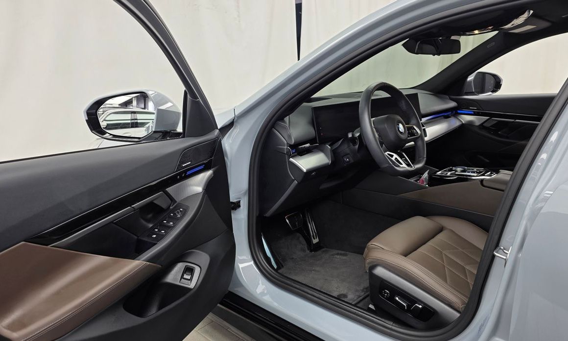 BMW 5-Series 2024