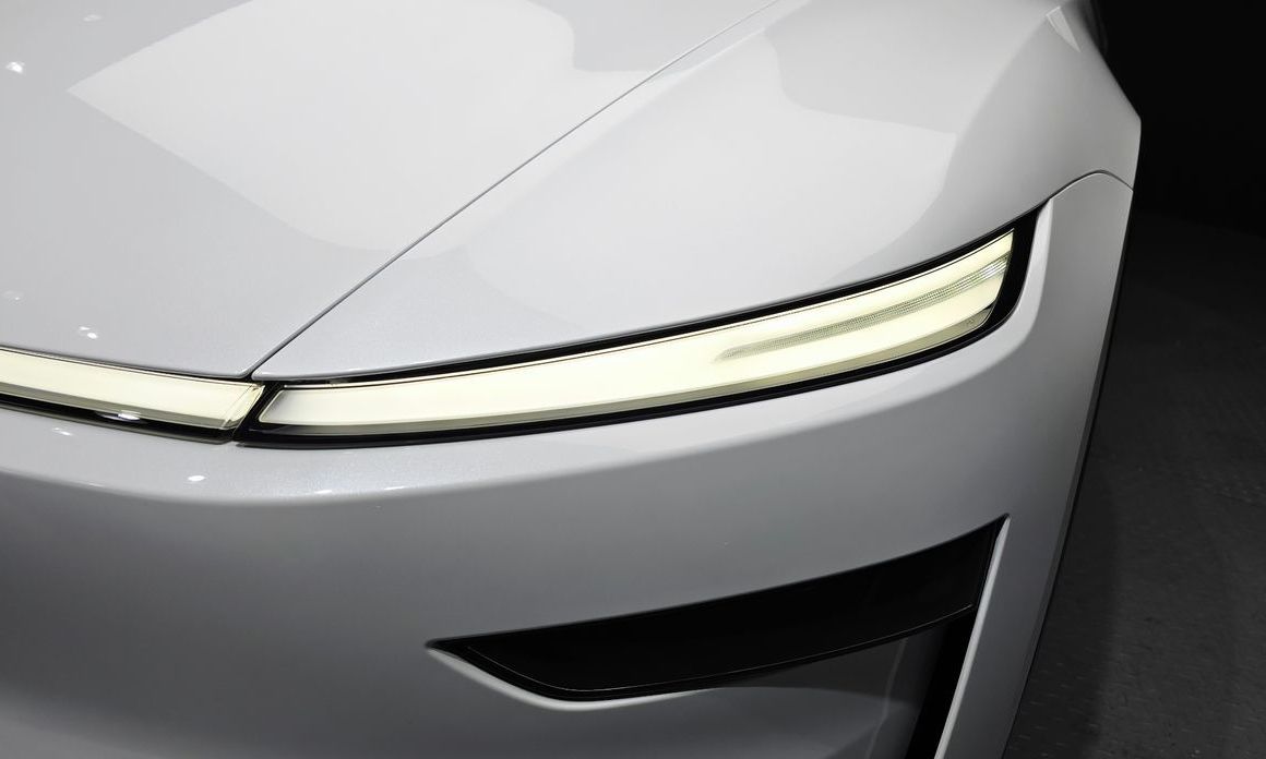 Tesla Model Y 2025