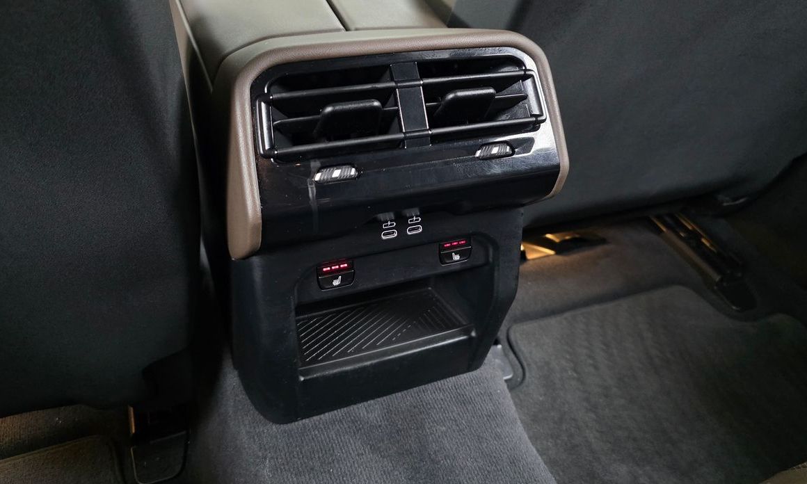 BMW 5-Series 2024