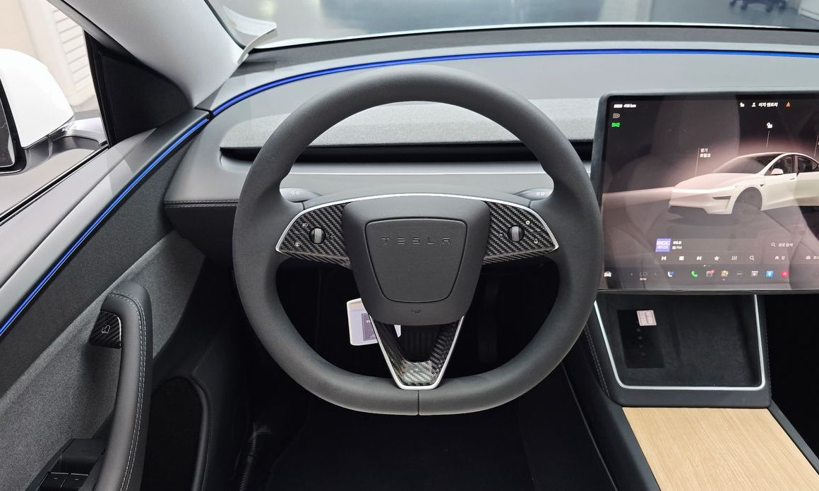 Tesla Model Y 2025