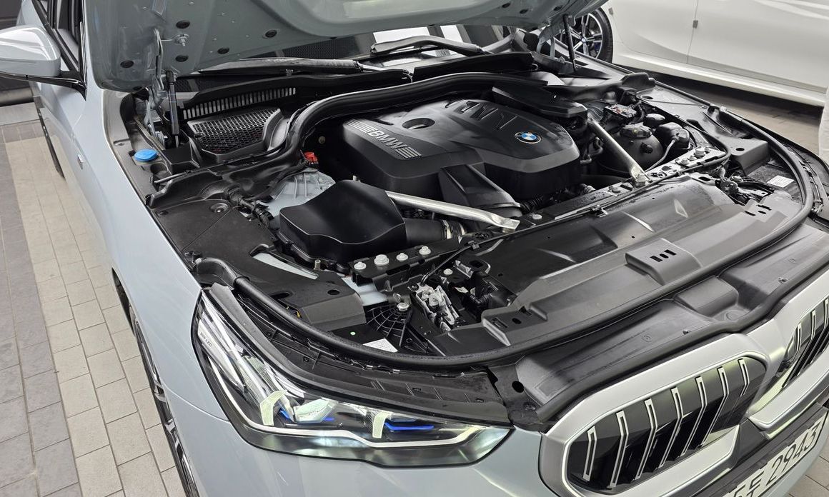 BMW 5-Series 2024