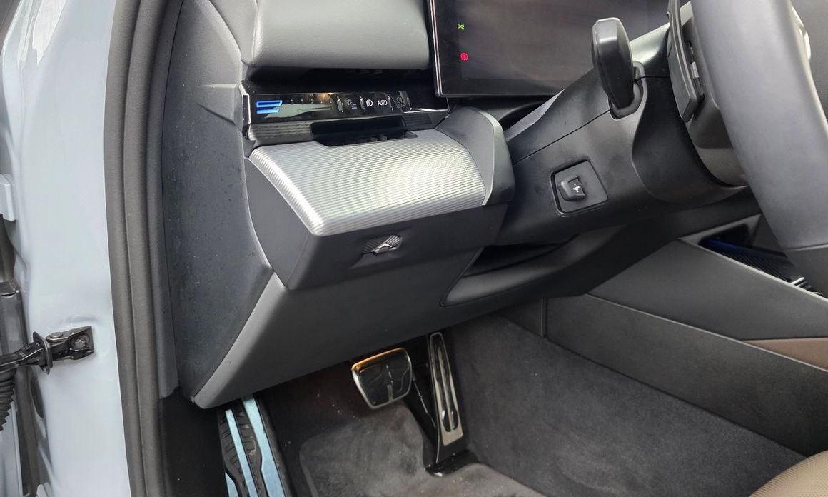 BMW 5-Series 2024