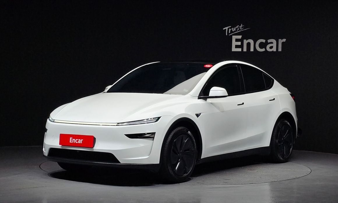 Tesla Model Y 2025