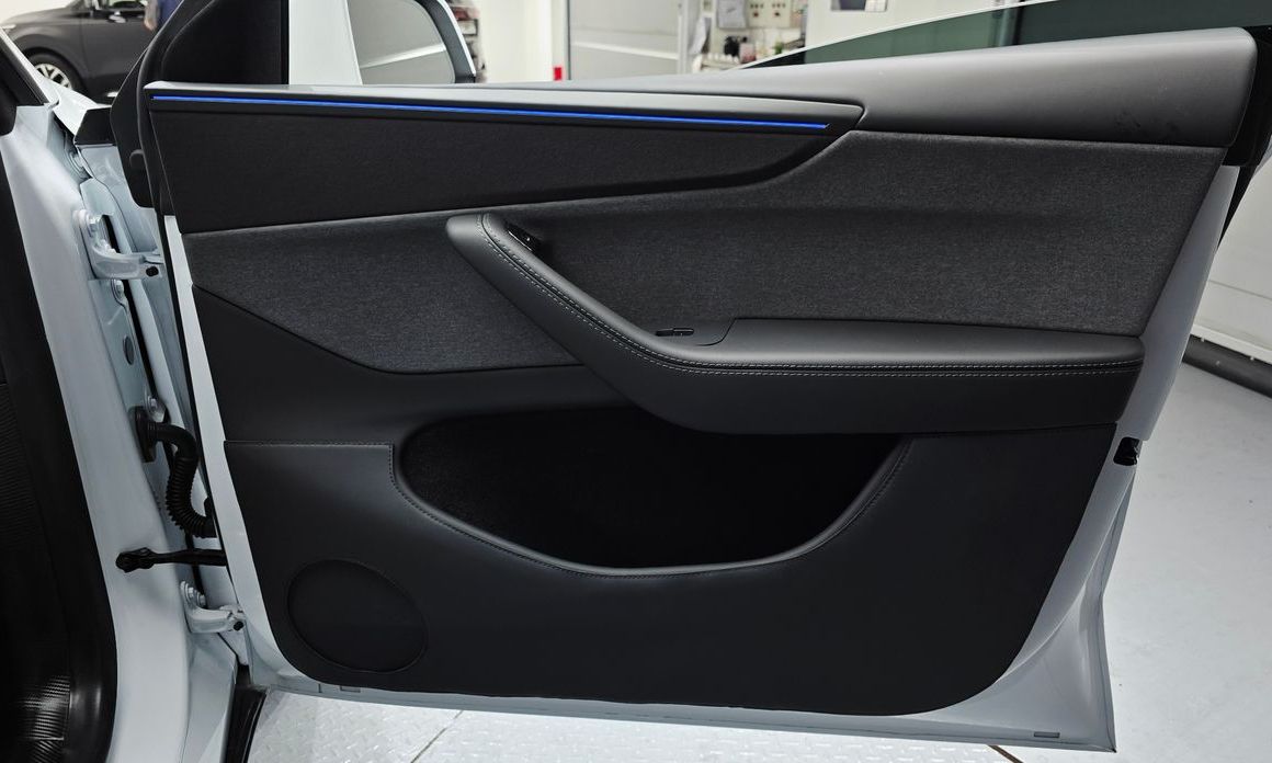 Tesla Model Y 2025