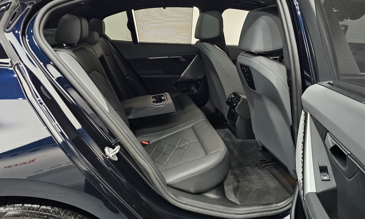 BMW 5-Series 2025
