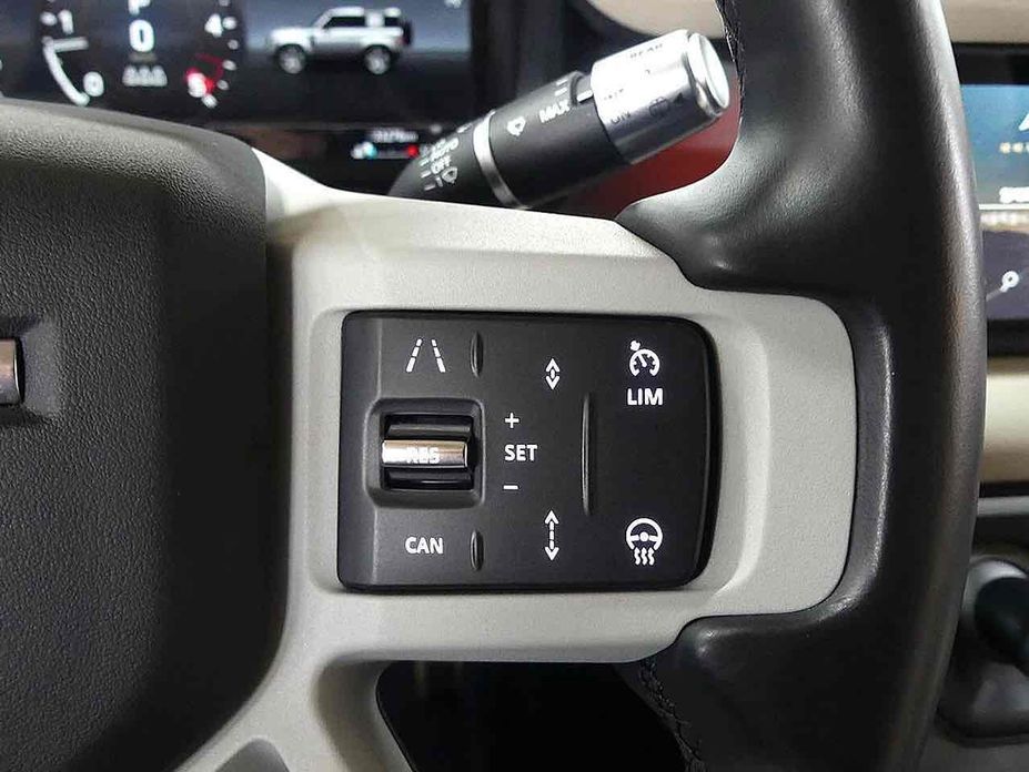Land Rover Defender 2022