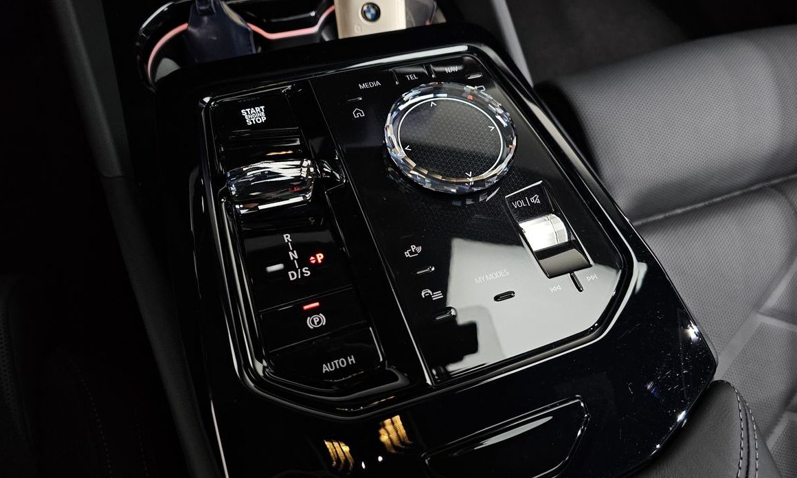 BMW 5-Series 2025
