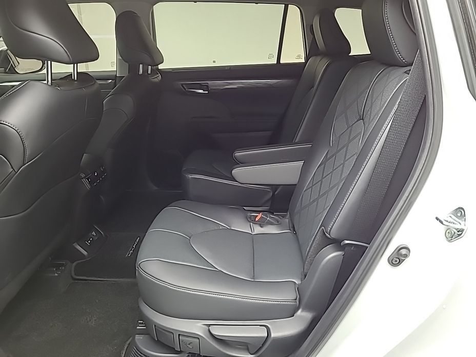 Toyota Highlander 2025