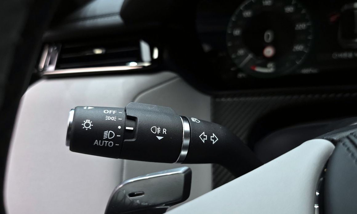 Land Rover Range Rover Velar 2026