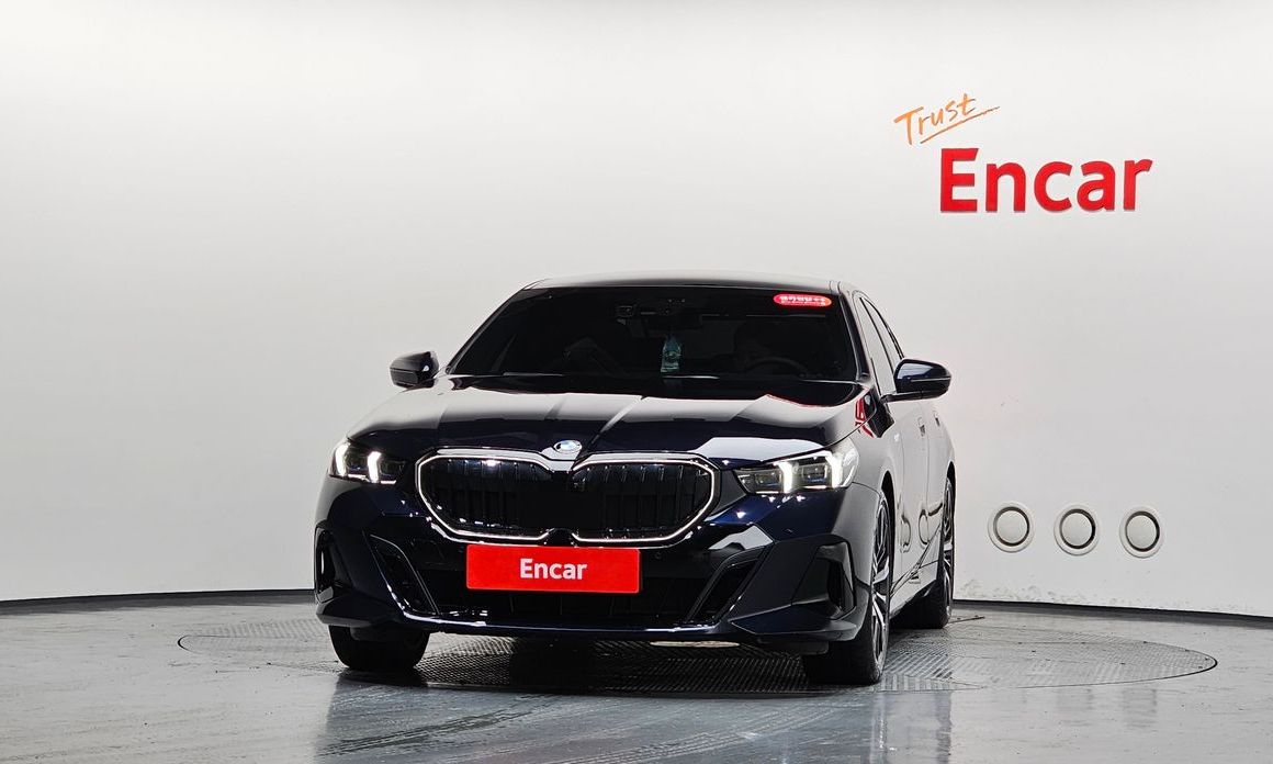 BMW 5-Series 2025