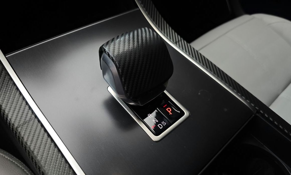 Land Rover Range Rover Velar 2026