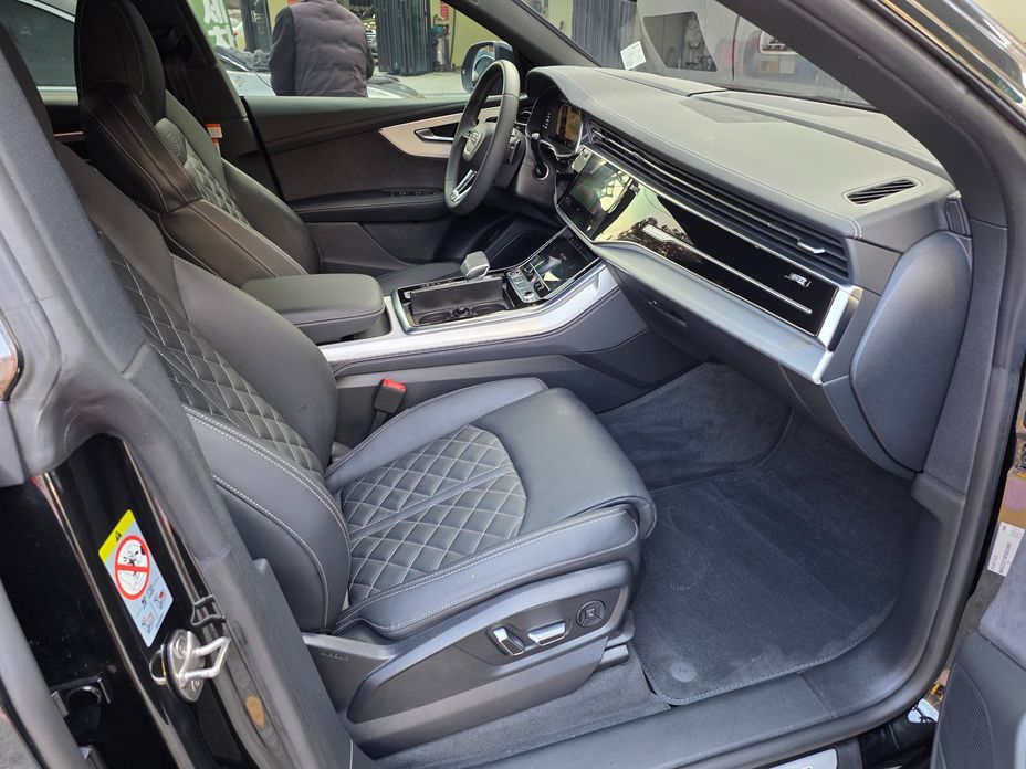 Audi Q8 2023
