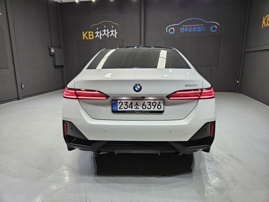 BMW 5-Series 2026