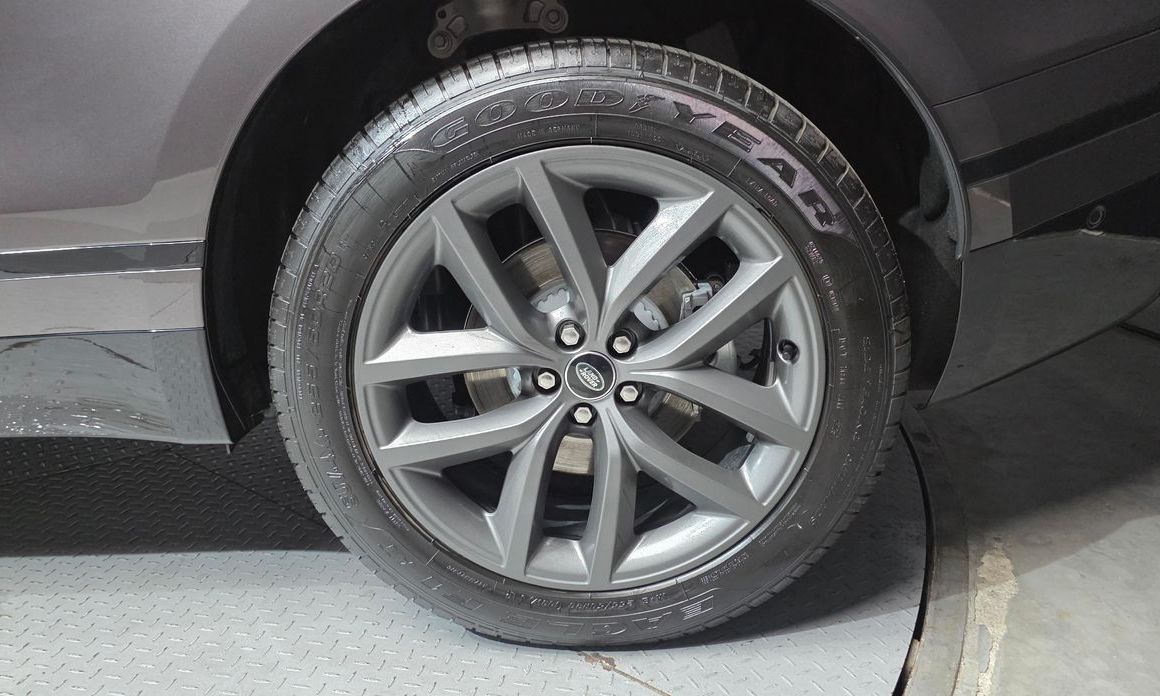 Land Rover Range Rover Velar 2026