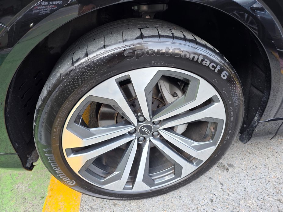 Audi Q8 2023