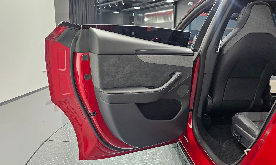 Tesla Model Y 2026