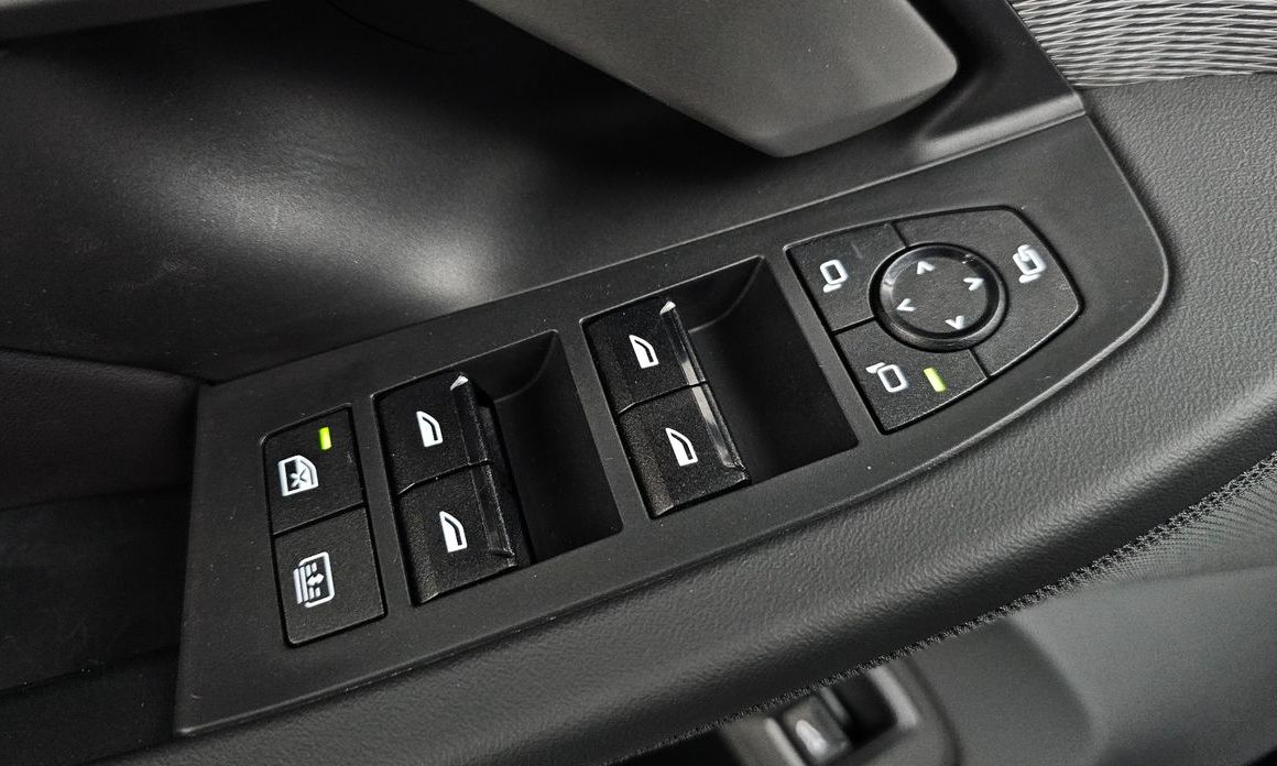BMW 5-Series 2025