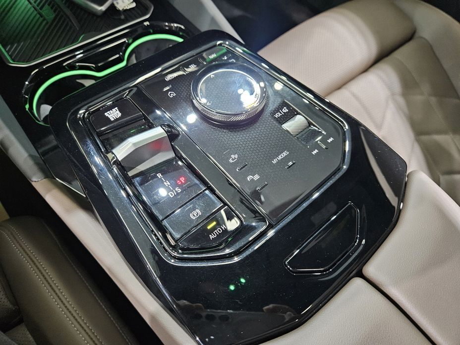 BMW 5-Series 2026