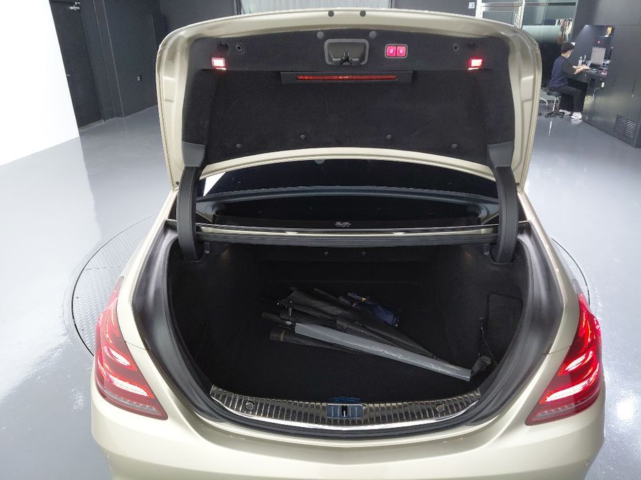 Mercedes-Benz S-Class 2020