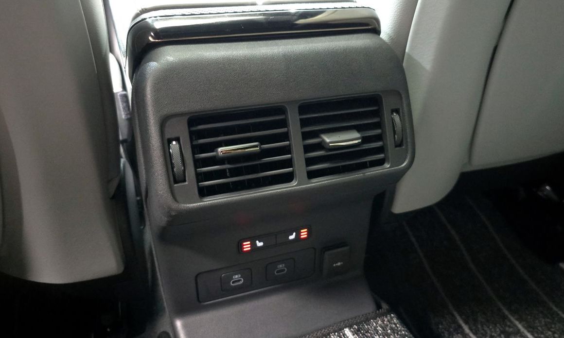 Land Rover Range Rover Velar 2026