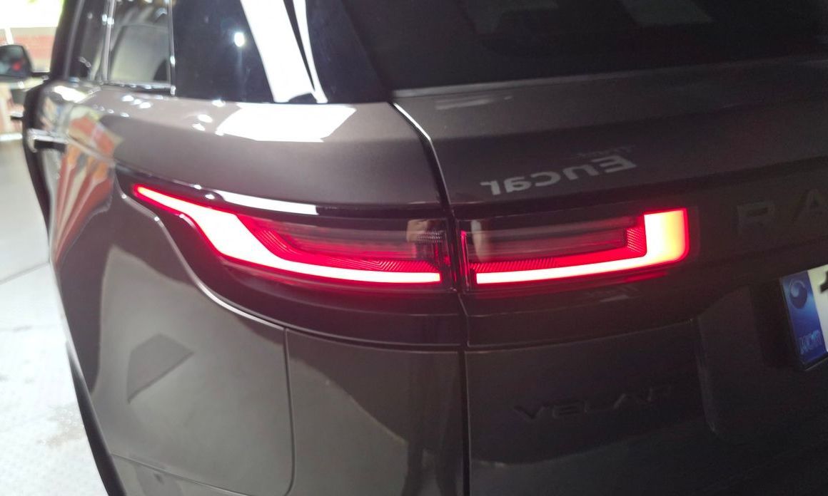 Land Rover Range Rover Velar 2026
