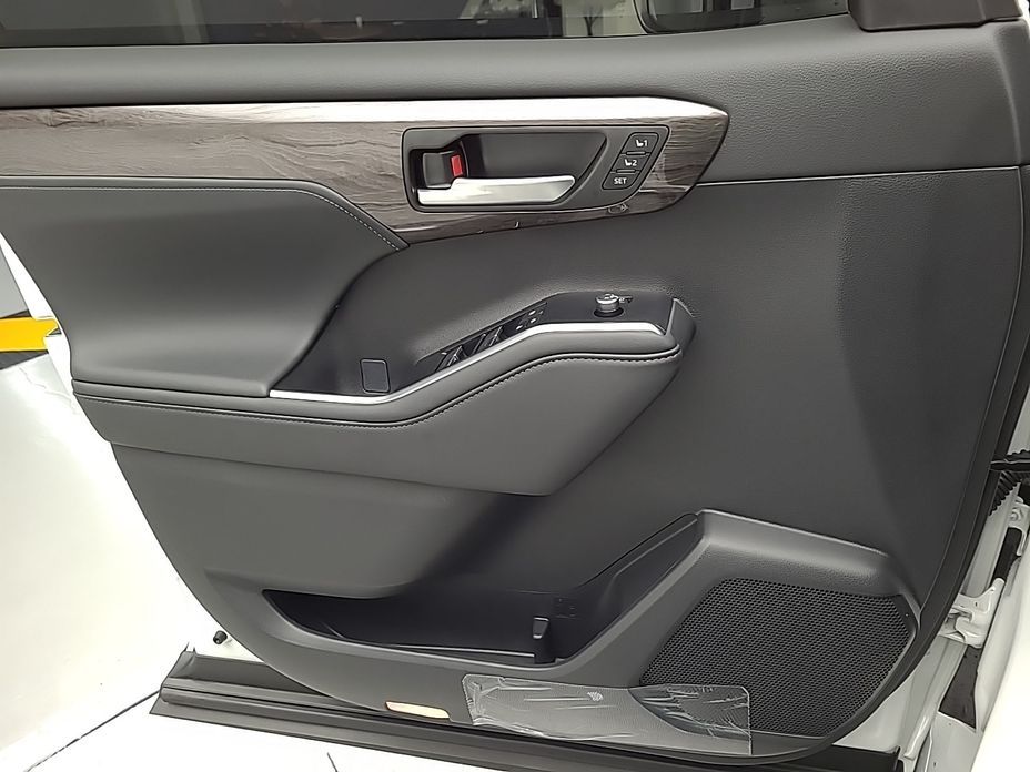 Toyota Highlander 2025