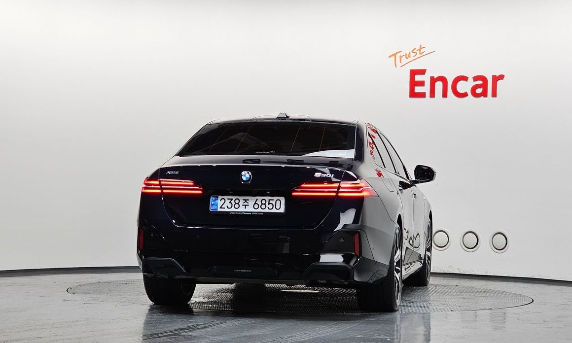BMW 5-Series 2025