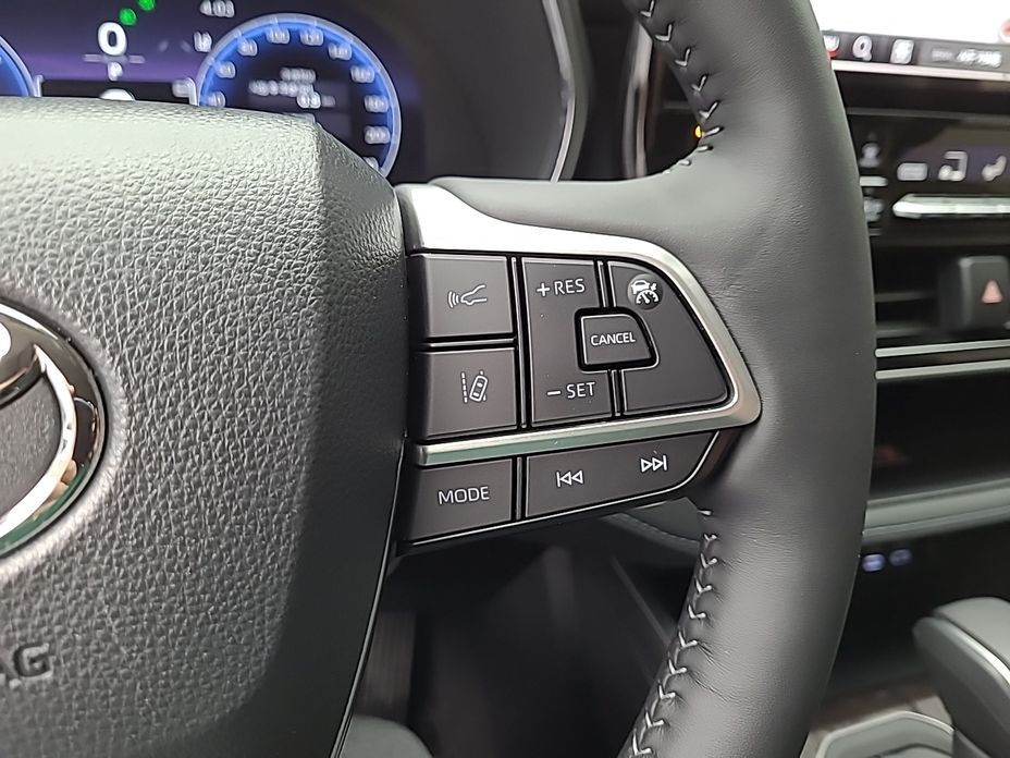 Toyota Highlander 2025